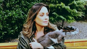 Los tonos metalizados reinventan las prendas clásicas: Así es la parka de Claudia Conserva