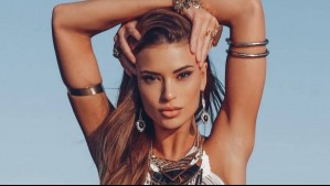 Cuánto cuesta el outfit más arriesgado y llamativo de Julia Fernandes: Enterito traslúcido más minivestido