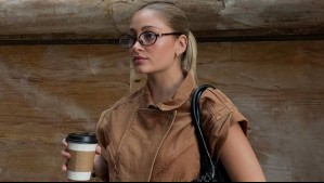 'Negro sobre negro' de la cabeza a los pies: La clave de Florencia Araneda para verse elegante y moderna