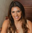 Ivette Vergara fue reconocida por la Universidad del Desarrollo con el Premio Alumni UDD por su destacada trayectoria profesional y contribución social en medios, celebrando el logro con colegas y expresando orgullo y gratitud.