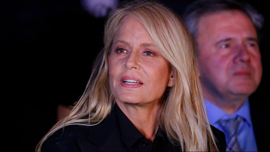 Además hizo un especial anuncio: Este fue el look de Cecilia Bolocco en el festejo de su cumpleaños 60