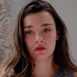 En el capítulo 47 de El Jardín de Olivia, Ignacia (Cota Castelblanco) comenzará a buscar información sobre orientación sexual en medio de su confusión con Karina.