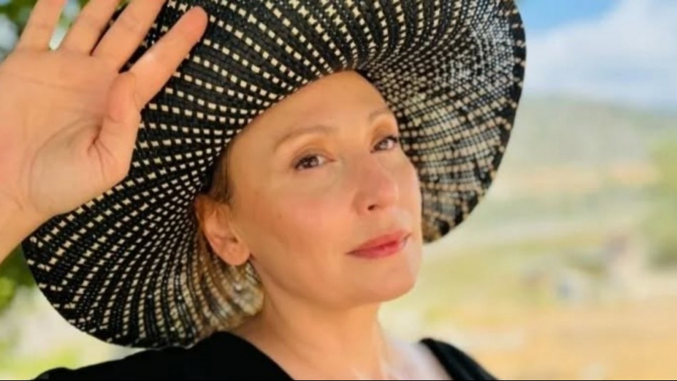 Con sombrero artesanal y atuendo naranja: Así toma el sol Ifakat de Seyrán y Ferit en paradisíaca playa