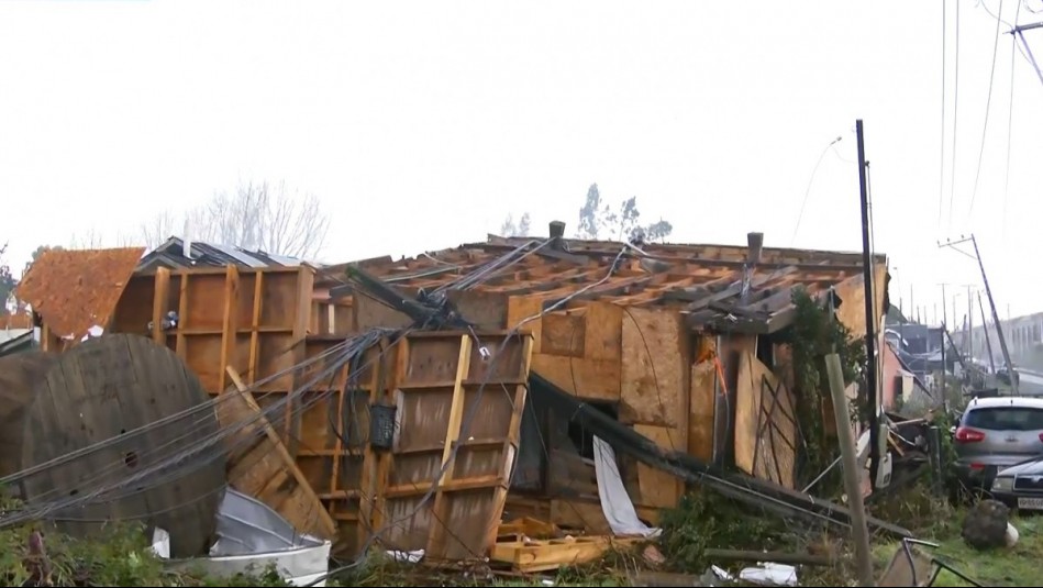 Casas destruidas y vehículos dañados: Las imágenes tras el voraz paso de tornado en Puerto Varas
