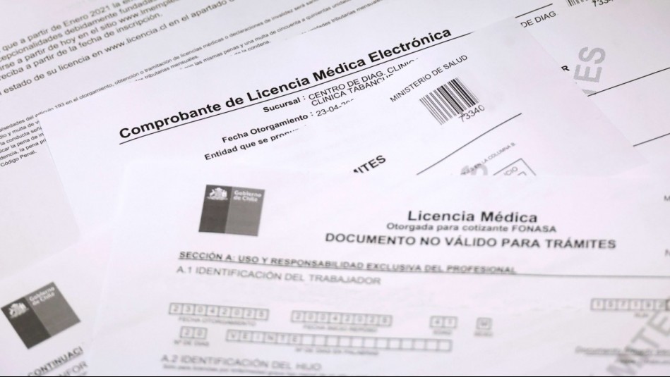 Más de mil funcionarios renuncian tras escándalo por licencias médicas: Ya van casi 6.600 sumarios