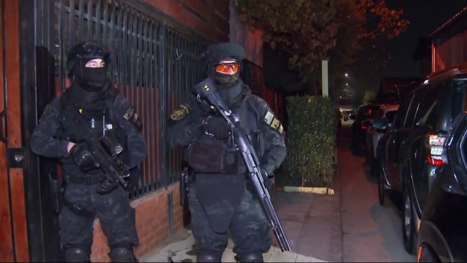 PDI detiene a dos sospechosos por crimen de hombre hallado calcinado en vía pública en La Pintana