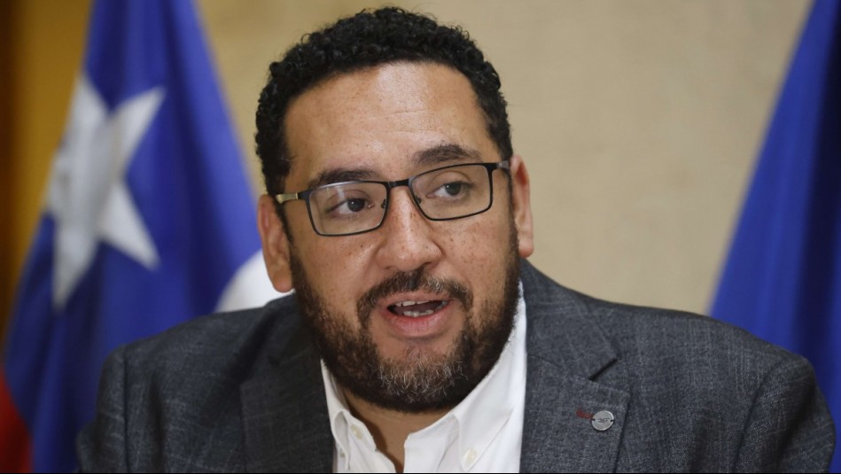 Ministro Cataldo no descarta uso de detectores de metales tras balacera en colegio: 'Tenemos que discutirlo'