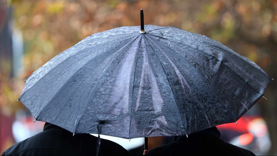Tras días de frío y mala ventilación: Anticipan el día en que llegaría la primera lluvia de junio a Santiago