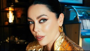 Daniela Aránguiz tiene el dúo infalible de la temporada: Jersey rojo y pantalón de cuero en efecto charol