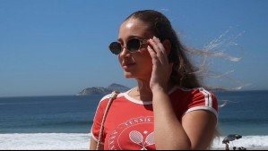 'De hace harto tiempo': Florencia Araneda rescata antiguos jeans de su madre con bolsillos al frente