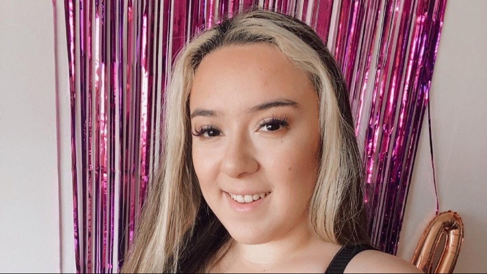 Dividida entre el blanco y el gris: El outfit comfy de Christell para una jornada de teletrabajo