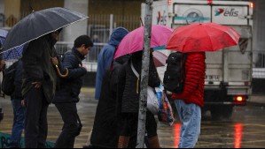 No es la lluvia ni el frío: Este es el factor que más preocupa por "tren de lluvias" que afectará a Santiago