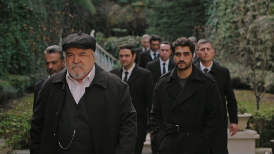 Seyrán y Ferit - Temporada 3 | Capítulo 52 (Parte 1): Çiçek vuelve del pasado