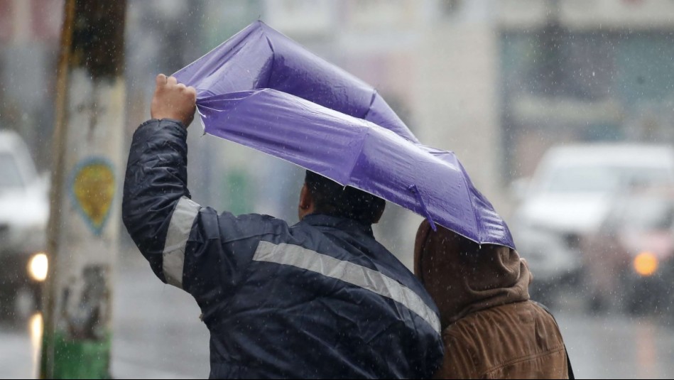 'Para Santiago es importante': Alejandro Sepúlveda adelanta cuánto podría llover en la RM por sistema frontal