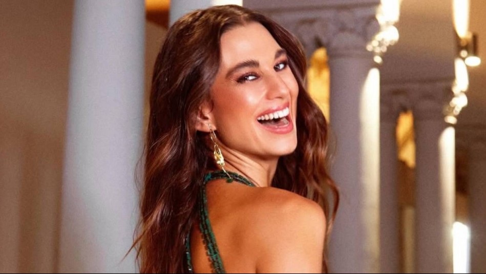 La declaración de estilo de Tita Ureta pone de regreso la corbata junto al blazer y mocasines de tacón alto