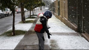 Anuncian tercer sistema frontal para la próxima semana en Santiago: Estos son los sectores donde podría nevar