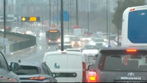 Tacos kilómetricos en Santiago: Estas son las 'zonas rojas' de alta congestión vehicular por fuertes lluvias