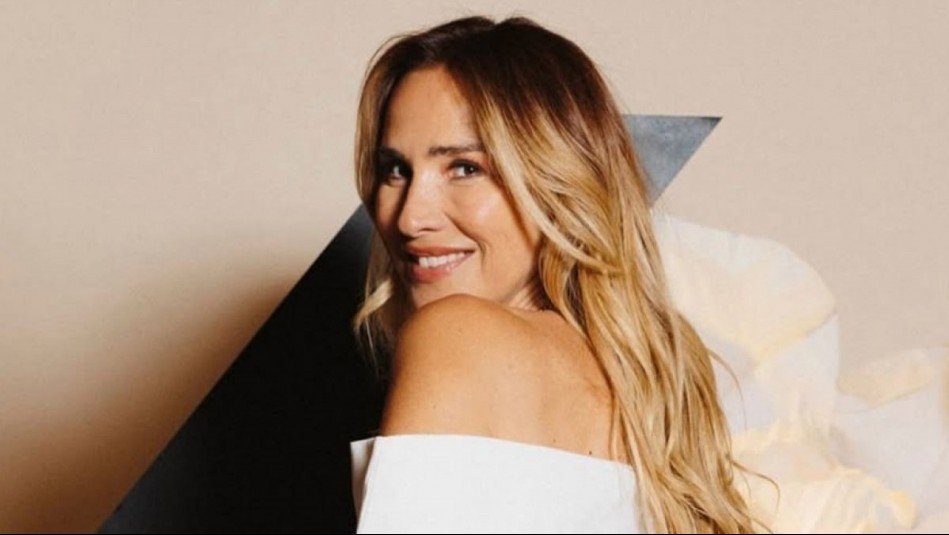 Tres espectaculares vestidos de verano: Angélica Castro abraza los escotes en sus outfits de playa