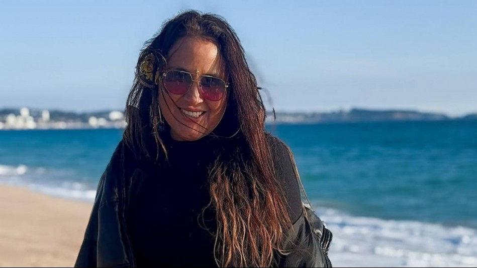 Sigue los consejos de Pamela Leiva y personaliza tus prendas: Así decora su enterito rojo antes de un show