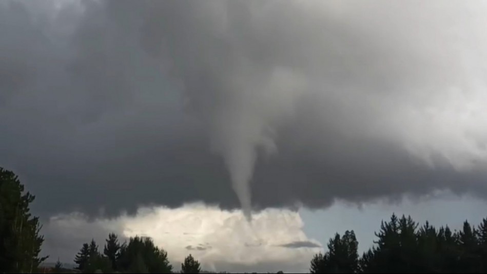 Jaime Leyton explica qué es la 'nube embudo' captada en Litueche: 'Faltó una pizca para ser un tornado'