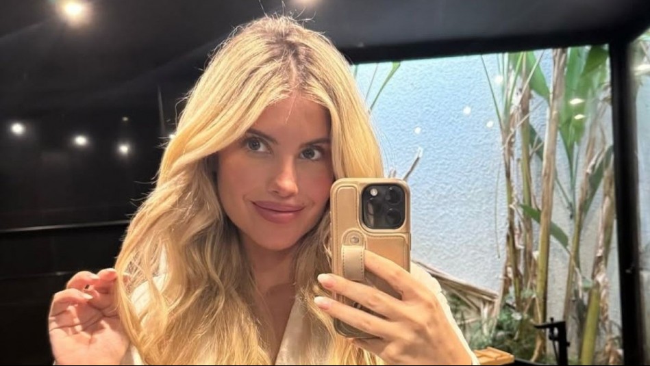 Dos outfits de Coté López en Cancún: Bikini y conjunto de crochet verde menta tejido por su tía