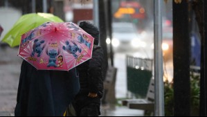Sistema frontal llega este miércoles a la Región Metropolitana: ¿A qué hora comienza a llover en Santiago?