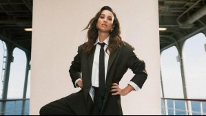 Un vestido que reúne los atributos de la elegancia: Así luce Tita Ureta envuelta en burgundy