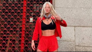 Los conjuntos de inspiración pijama siguen en tendencia: Vesta Lugg se luce con audacia desde Madrid