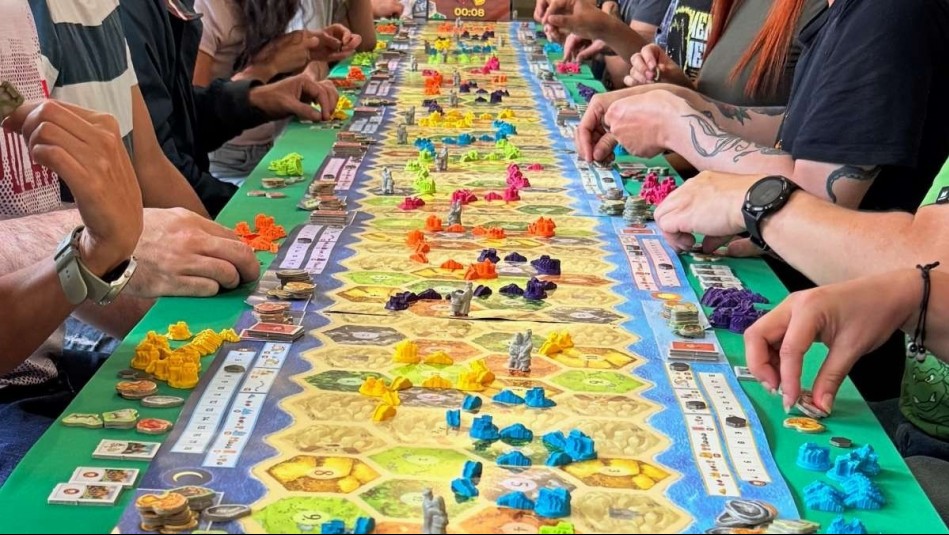Catan celebrará sus 30 años con una macropartida global: En Santiago se realizará en el Mall Sport