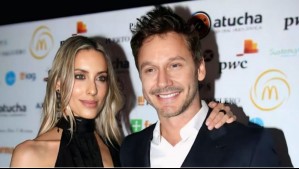 Benjamín Vicuña es puro amor en su foto más reciente junto a la argentina Anita Espasandín