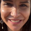 Savka Pollak confiesa su emoción al viajar a Europa y reencontrarse con sus hijos Savka y Matías, quienes viven solos desde hace varios años. Planea quedarse un mes para conocer sus raíces alemanas.