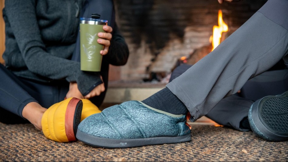 Atakama Outdoor impulsa el 'Día de la Pantufla' este 27 de junio para fomentar la comodidad laboral