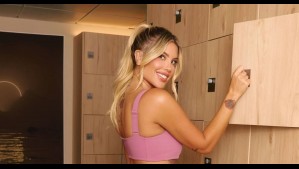 El vestido lencero más atrevido de Coté López: Minifalda, brillo y escote profundo