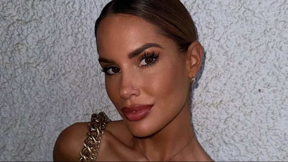 'Disfrutar las cosas sencillas': Gala Caldirola sorprende al subirse a cruz en la cima del cerro Manquehuito