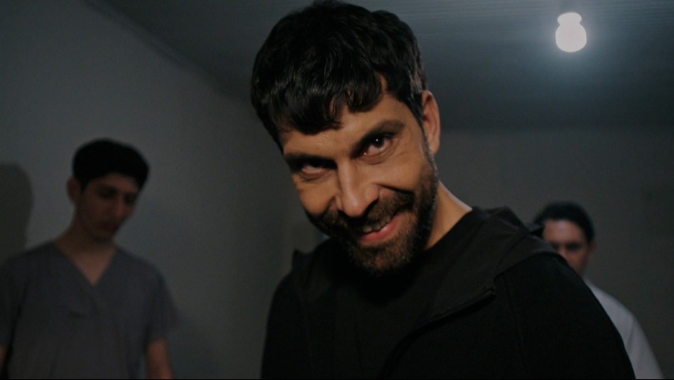 Avance extendido de Seyrán y Ferit: Karam será trasladado hasta un recinto psiquiátrico