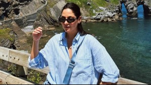 El lino destaca en las vacaciones estivales de Kel Calderón: Así luce un vestido largo camisero