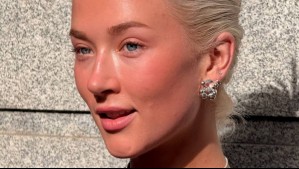 "El hada de New York": Vesta Lugg recorre las calles de Manhattan con etéreo look total white