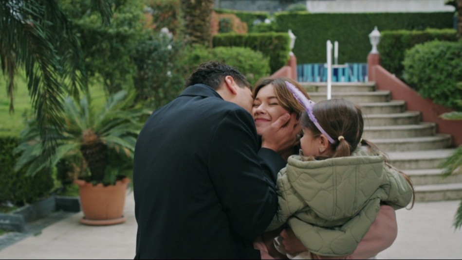 Seyrán y Ferit tras salto de cuatro años: Así es la hija de los protagonistas de la novela turca