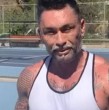Marcelo Ríos grita su amor por su polola de 20 años, Christin Chelsea, con románticas fotos, y luego las borra tras generar polémica por su diferencia de edad.