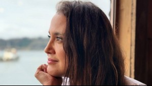 Pame Leiva triunfa bajo el sol con un bikini blanco de animal print: "Soy un escándalo"