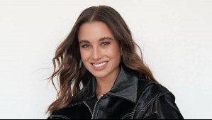 Tita Ureta desfila en la pasarela urbana con un impresionante y moderno conjunto rojo