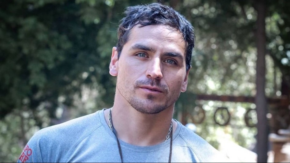 Junto a sus amigos y en la nieve: La atrevida foto de Pangal Andrade que deja poco a la imaginación