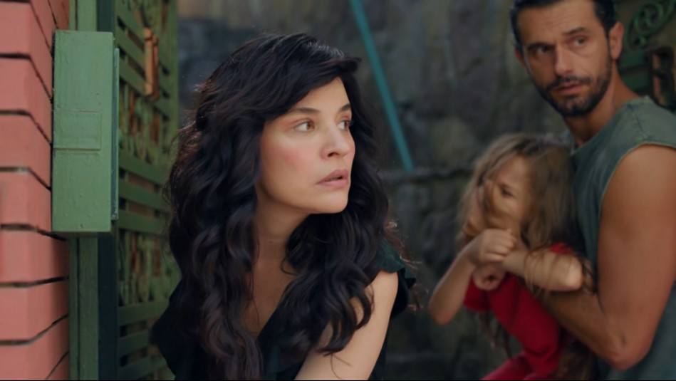 ¡La engañaron! Nur siguió a Leyla y se quedó con todo el dinero de su padre en este impactante primer capítulo