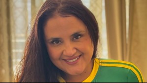 "Soy una bandida": Pamela Leiva pasea en moto en una favela y disfruta en Copacabana con un bikini dorado