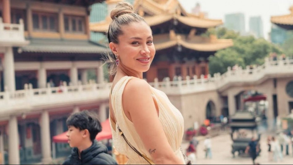 Sabrina Sosa retoca su cabello con un balayage dorado que ilumina sus puntas