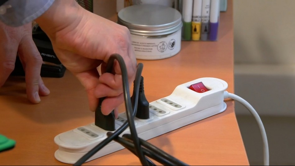 Polémica por cobro en boletas: ¿Por qué las compensaciones por cortes de luz son pagadas por los clientes?