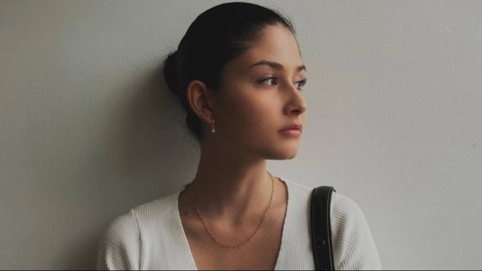 Ideal para cada ocasión: Agustina Pinilla eleva look básico con un toque personal y detalles coloridos