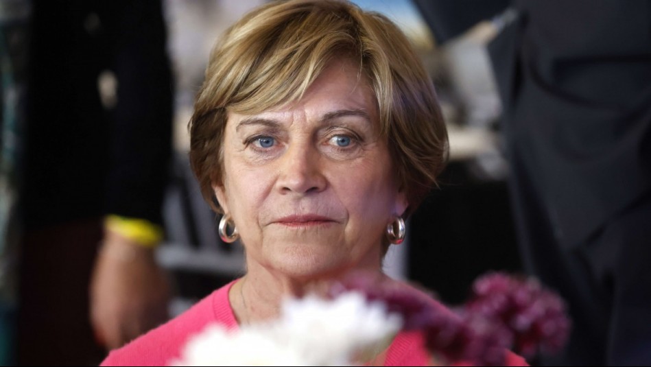 Matthei sube el tono y anuncia querella contra republicanos por 'campaña asquerosa' en su contra