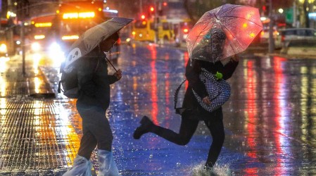 Anuncian llegada de importante río atmosférico a Santiago: Este día vuelven las lluvias intensas a la RM