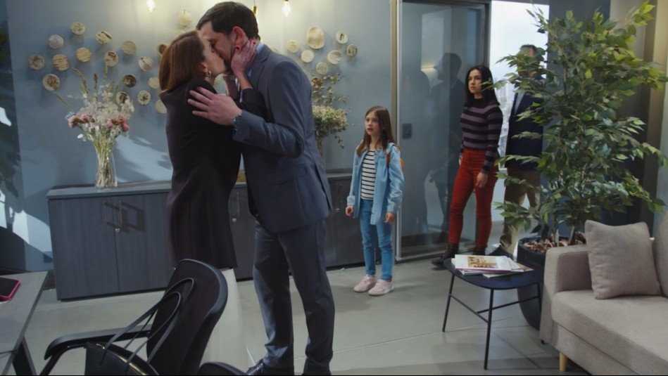 ¡Lo besó frente a Diana! Vanessa pone en práctica nueva táctica para quedarse con Clemente en EJDO